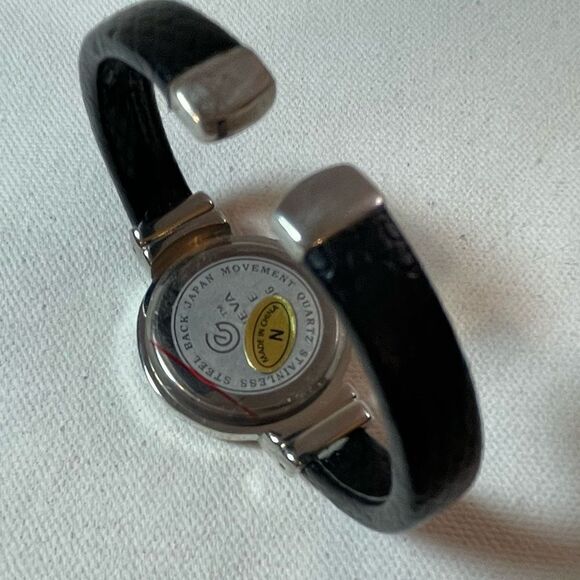 GENEVA Elite Easy to Read silver watch black leather cuff - Picture 4 of 9